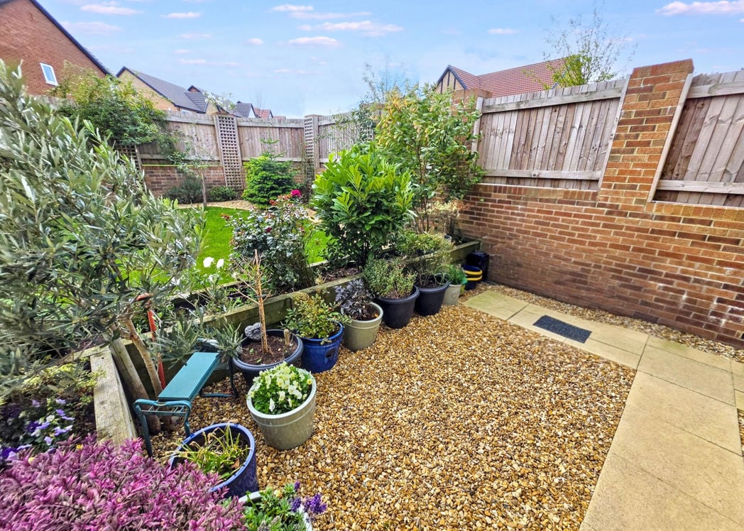 Property image 25 of 33