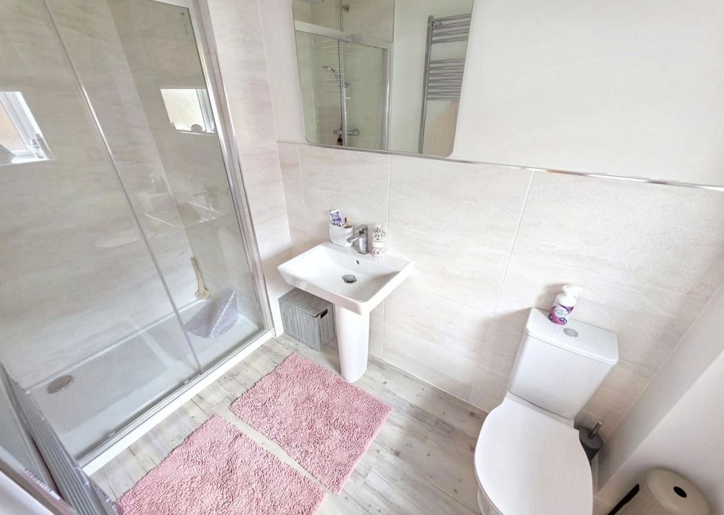 Property image 20 of 33