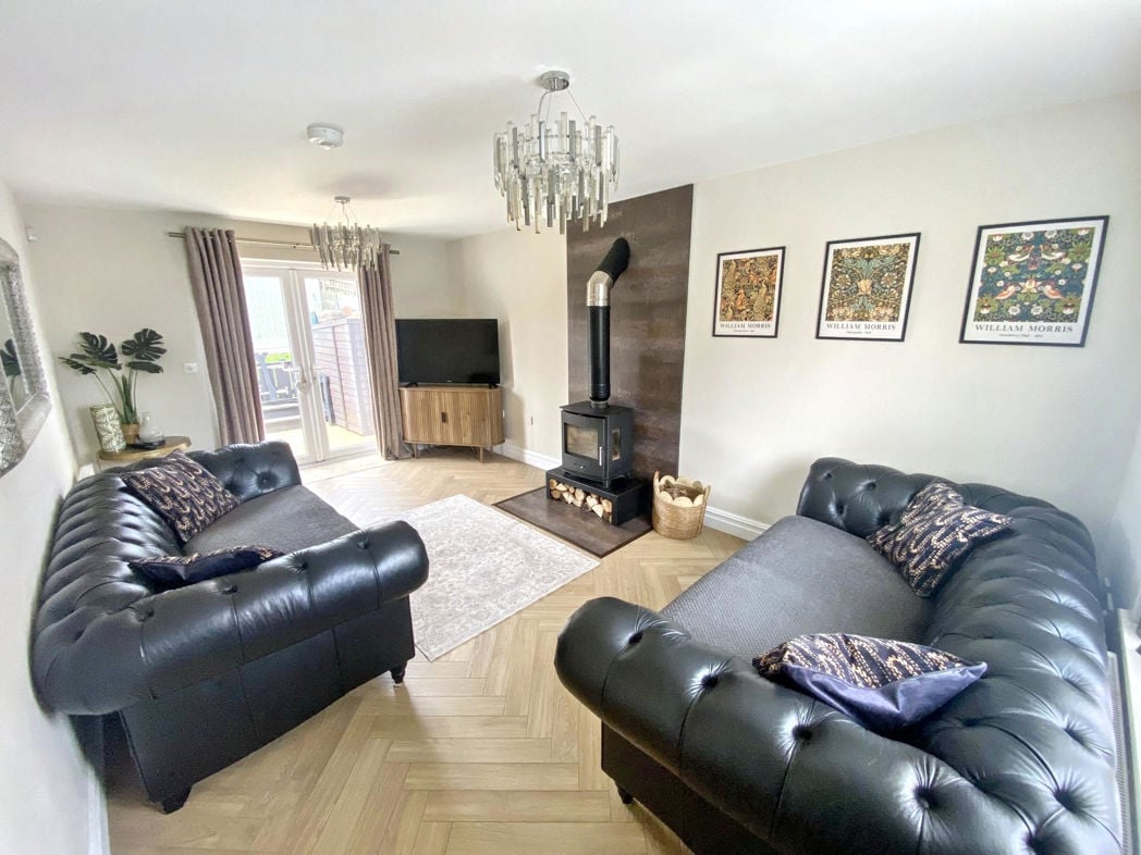 Property image 2 of 27