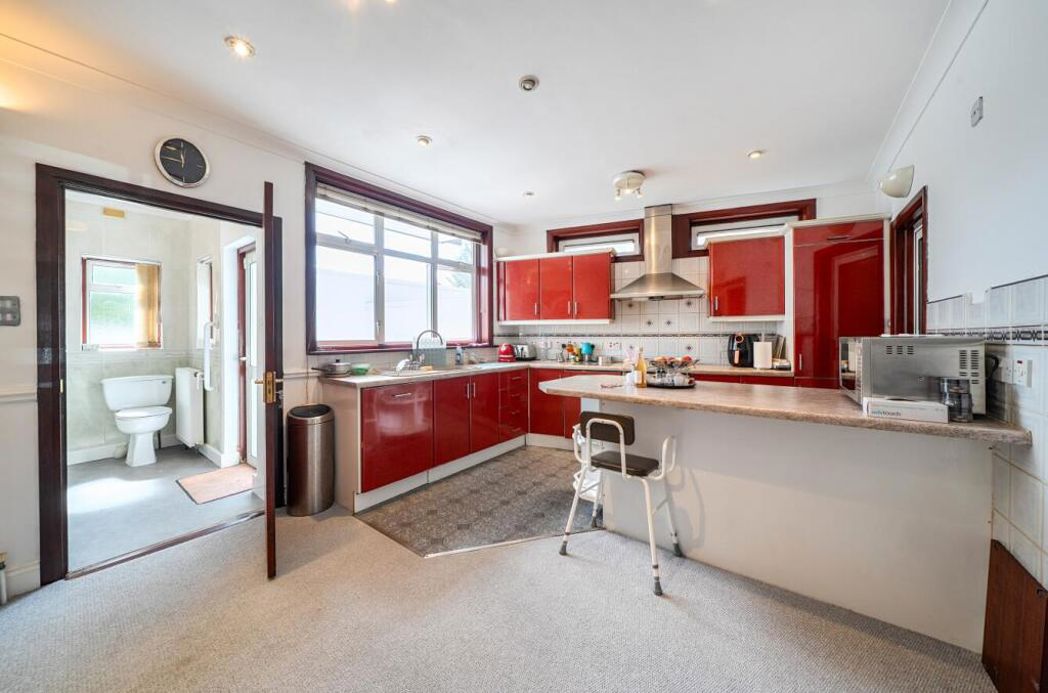 Property image 5 of 24