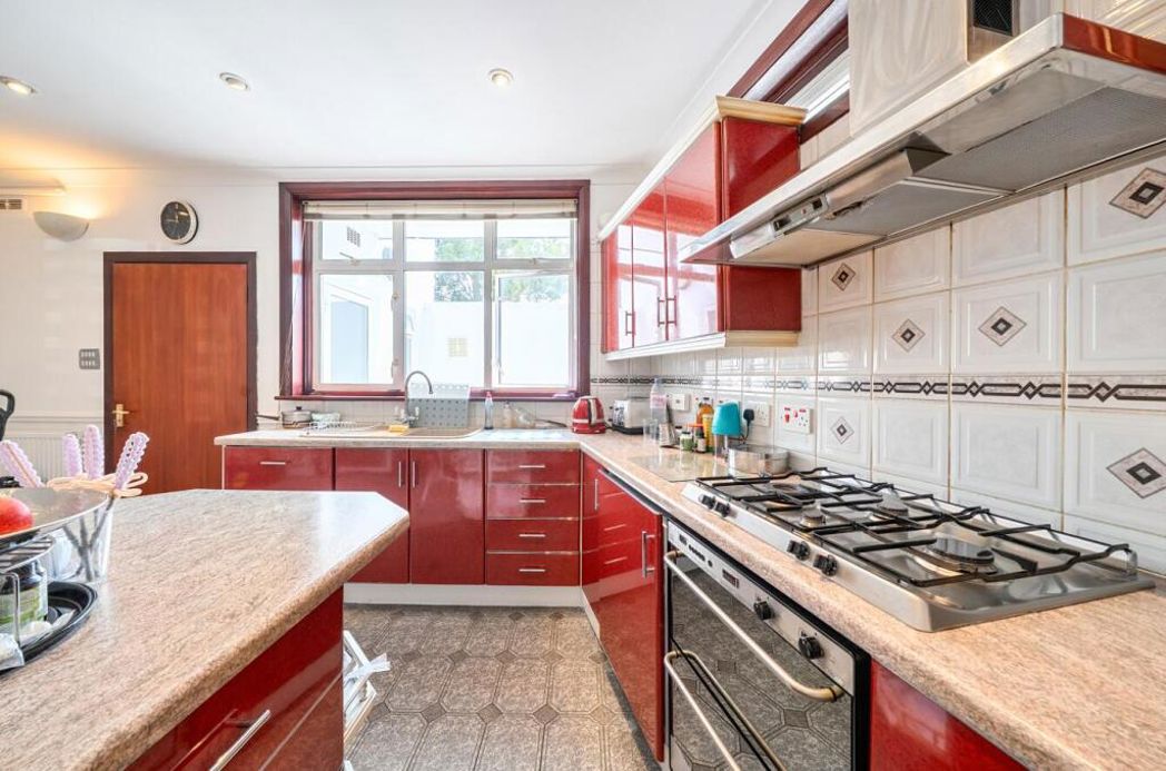 Property image 6 of 24