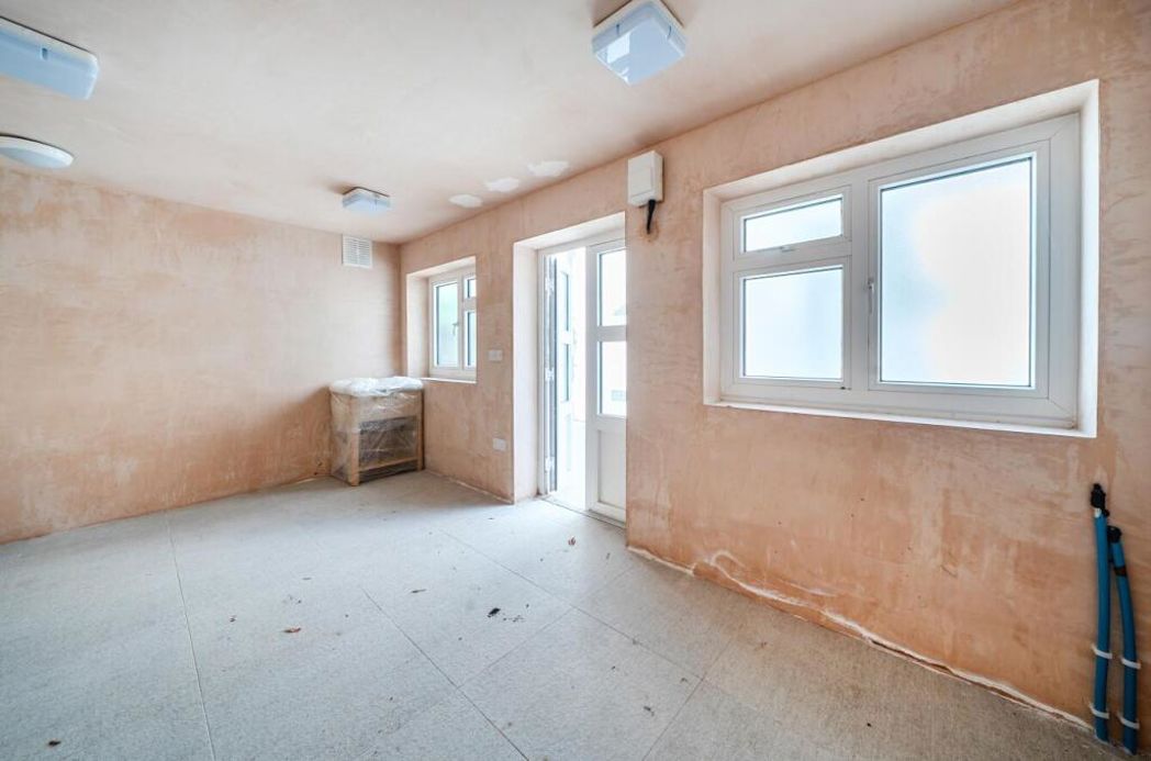 Property image 23 of 24