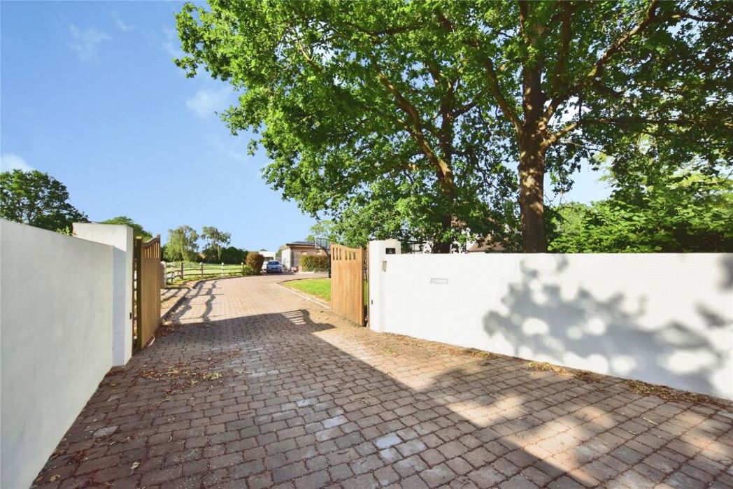 Property image 11 of 21