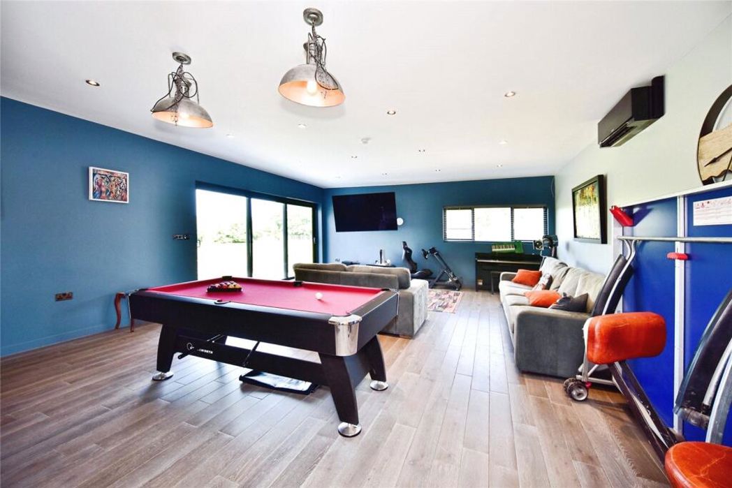 Property image 17 of 21