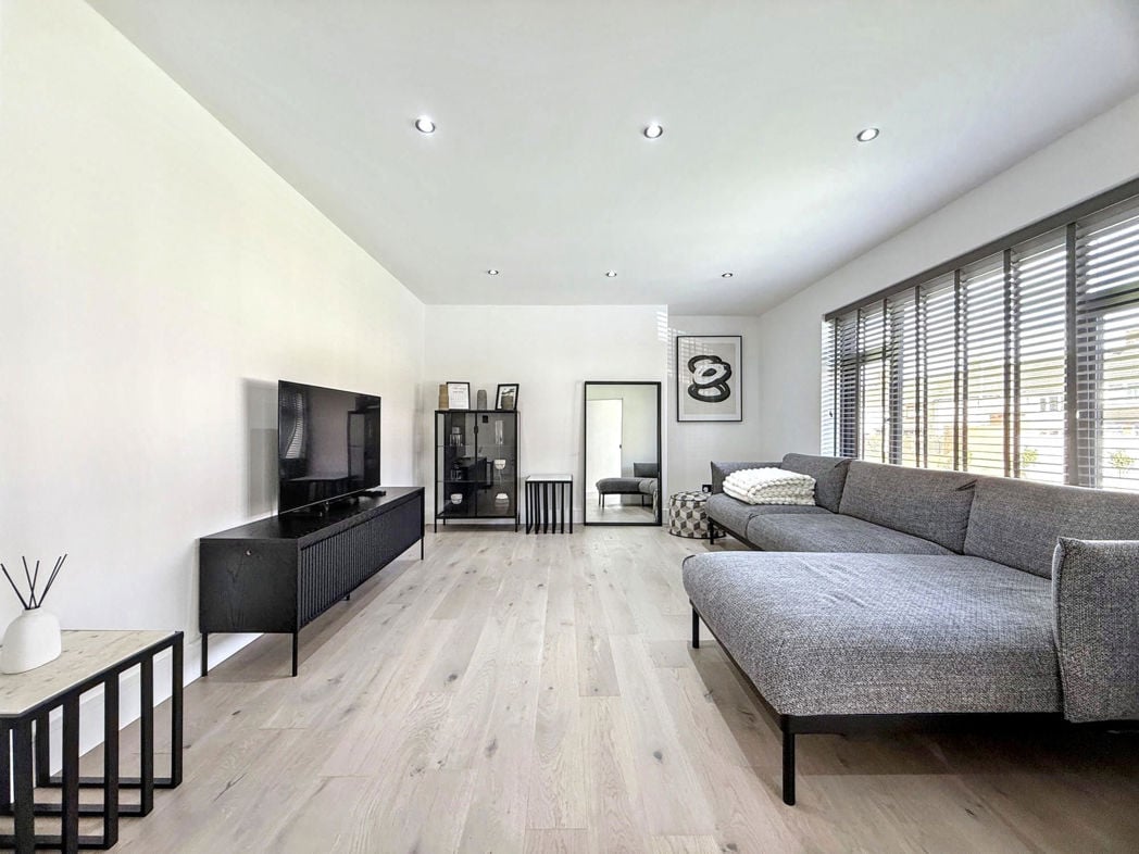 Property image 3 of 24