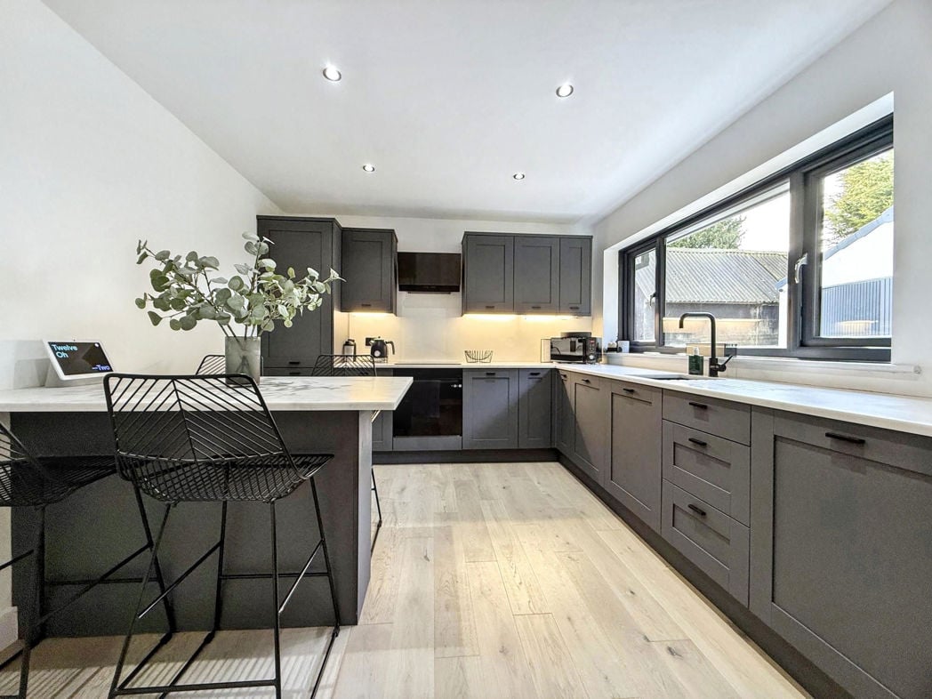 Property image 6 of 24