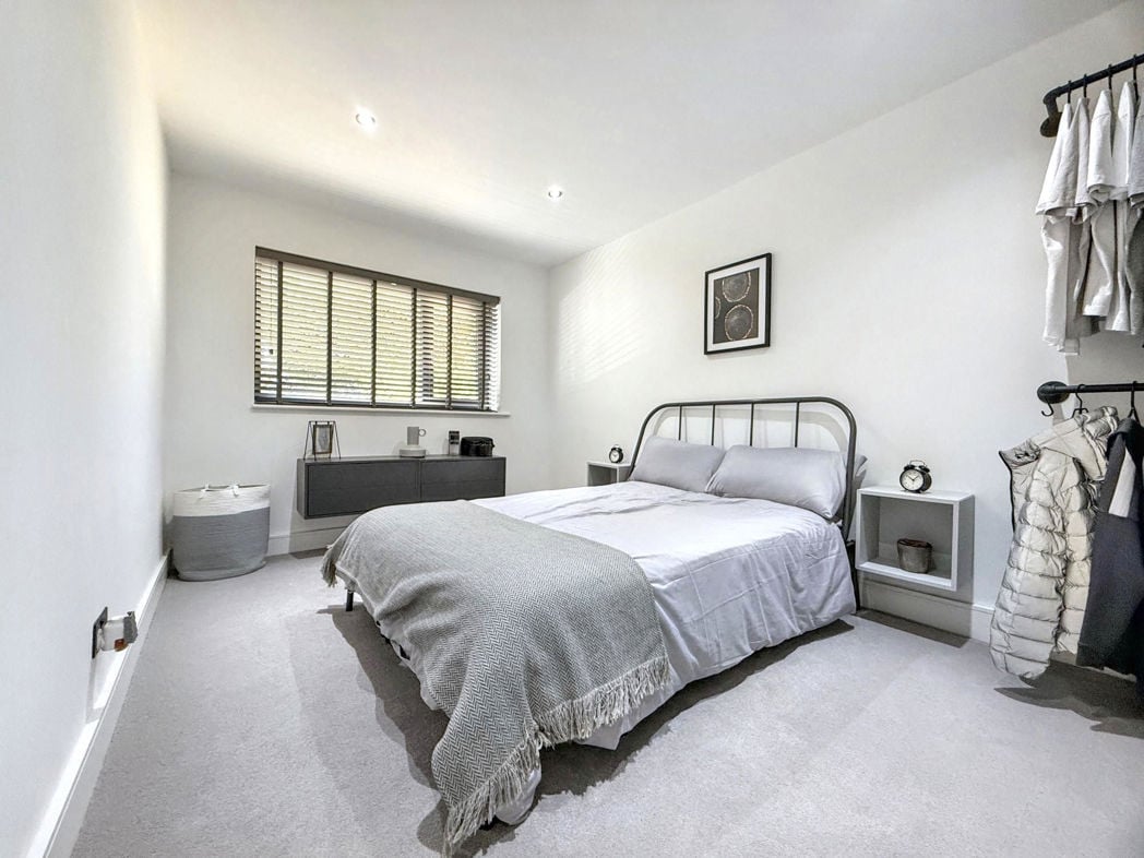 Property image 16 of 24