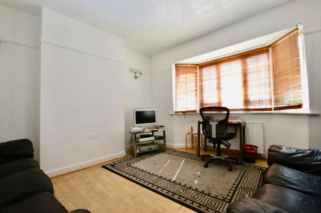 Property image 5 of 9