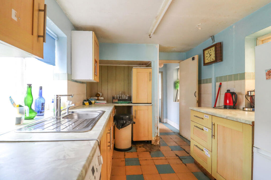 Property image 4 of 11