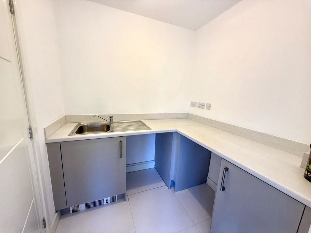 Property image 4 of 14