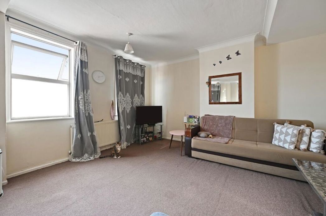 Property image 2 of 10