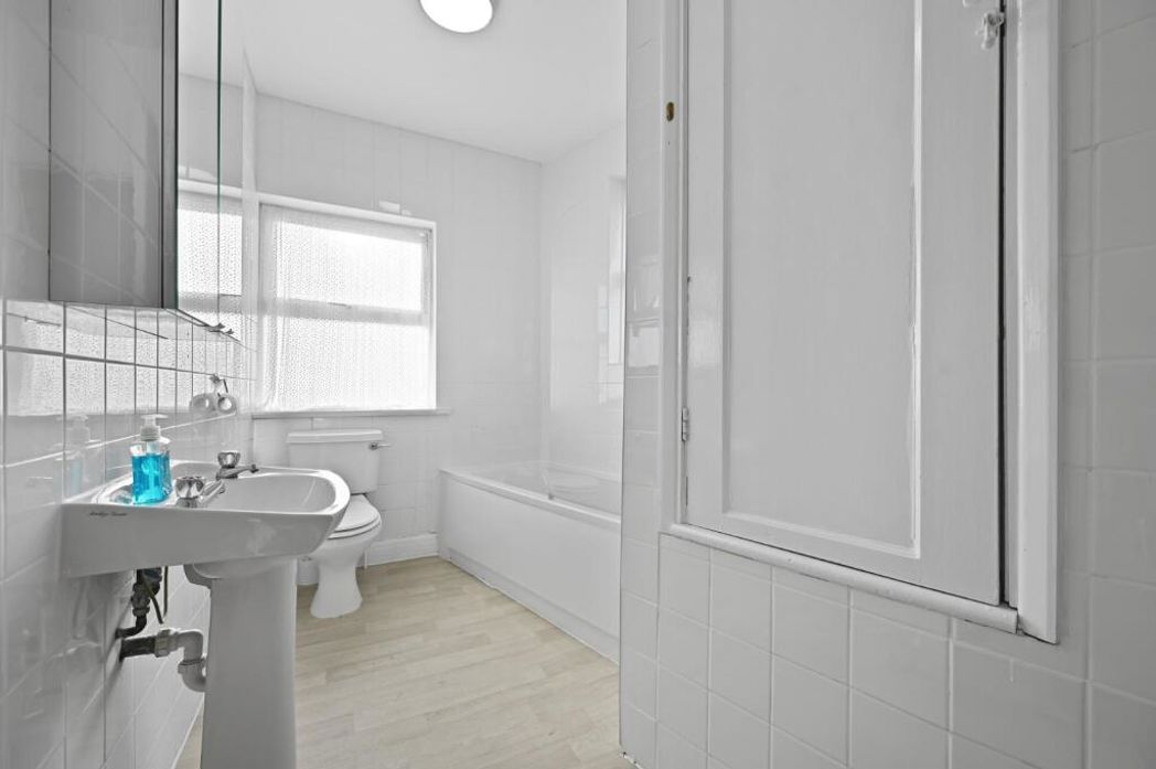 Property image 10 of 10