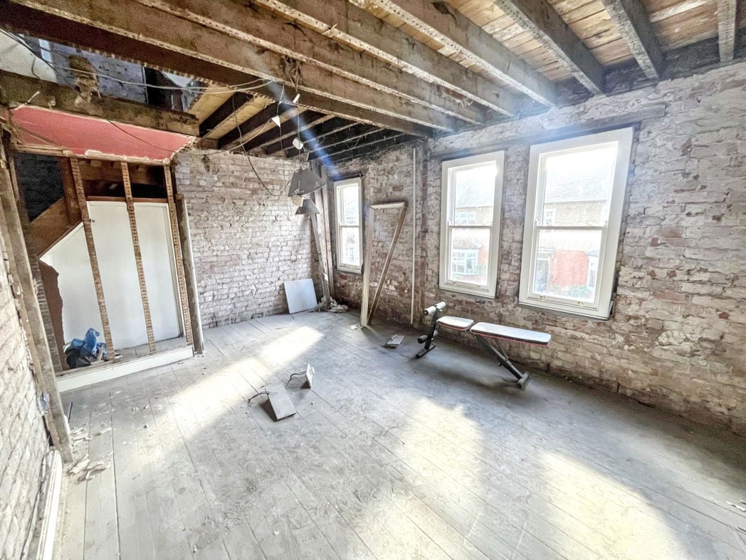 Property image 13 of 17