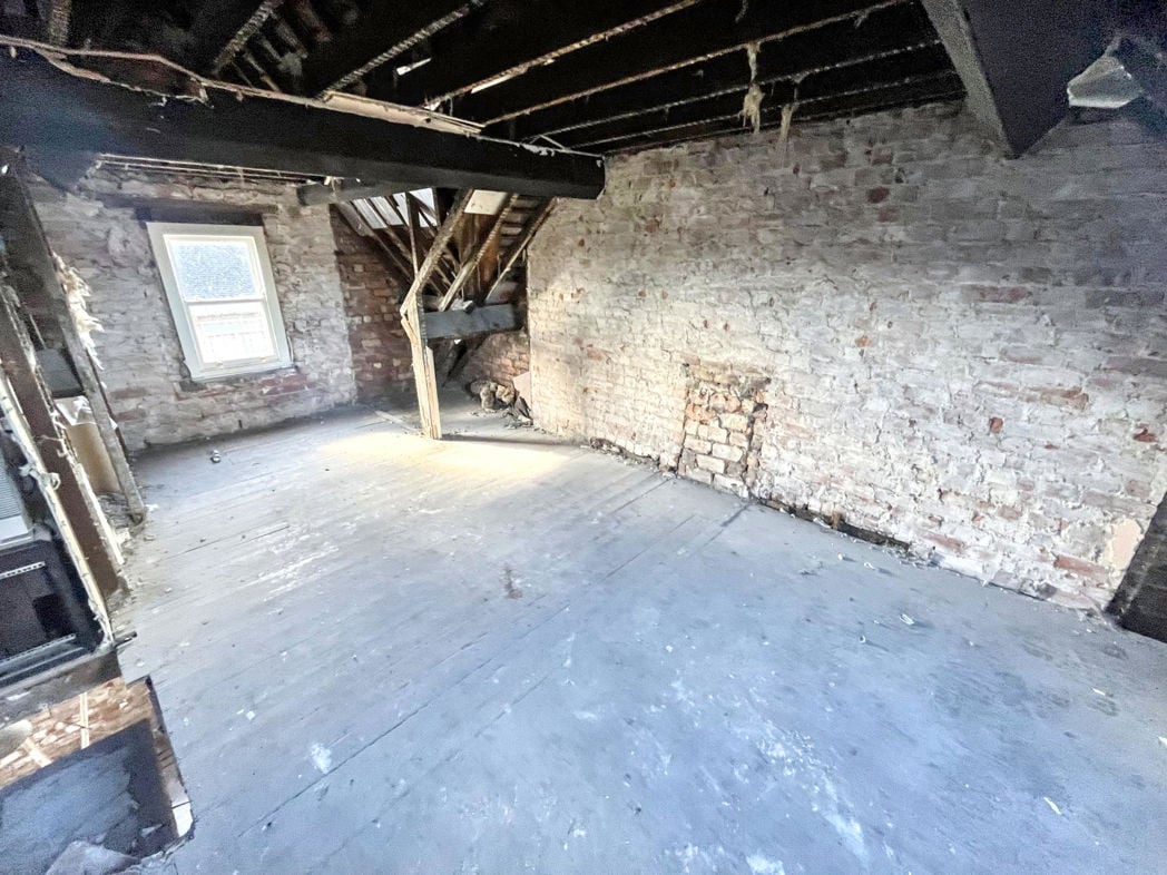 Property image 10 of 17