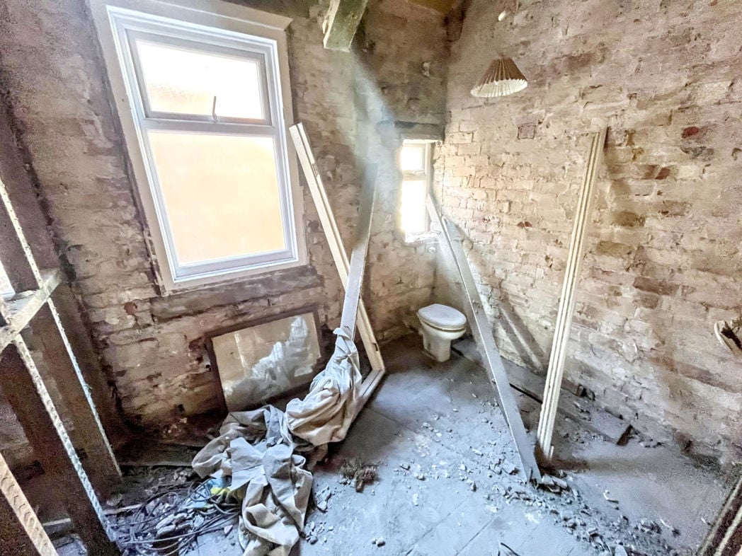 Property image 11 of 17
