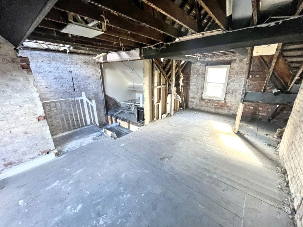 Property image 16 of 17
