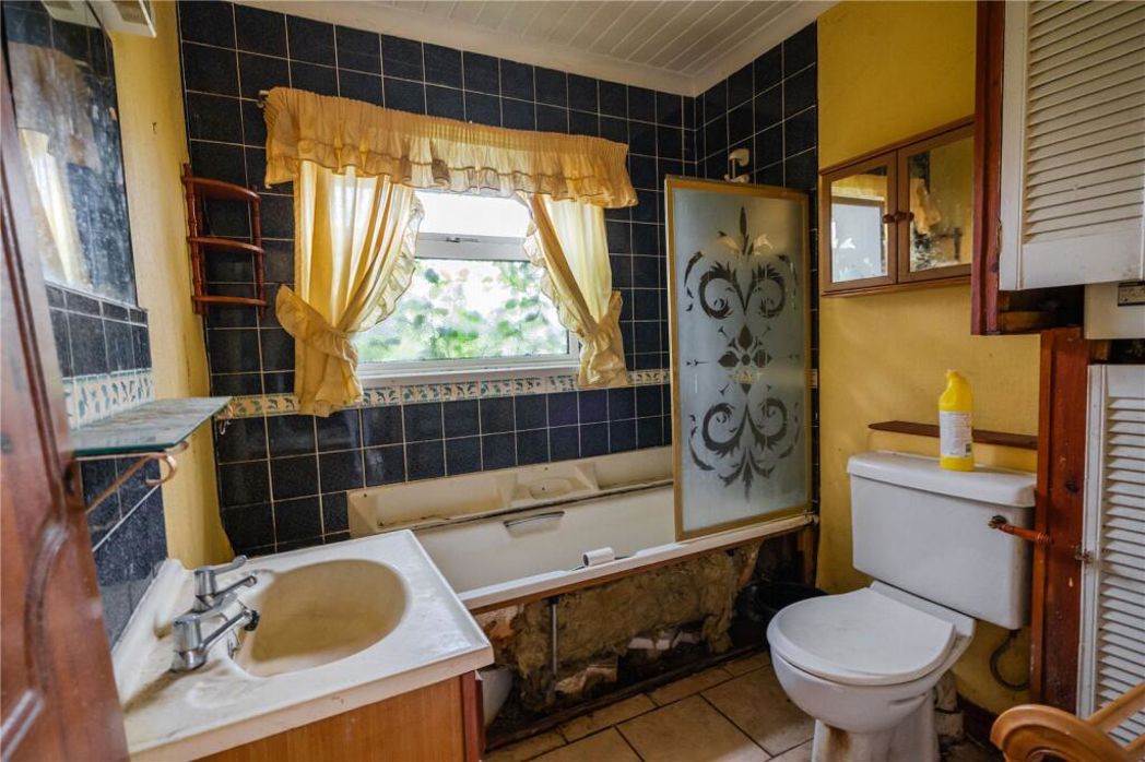 Property image 8 of 16