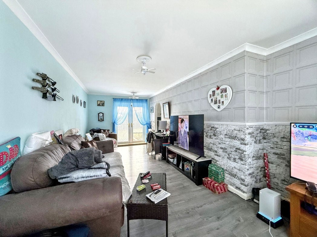 Property image 2 of 15