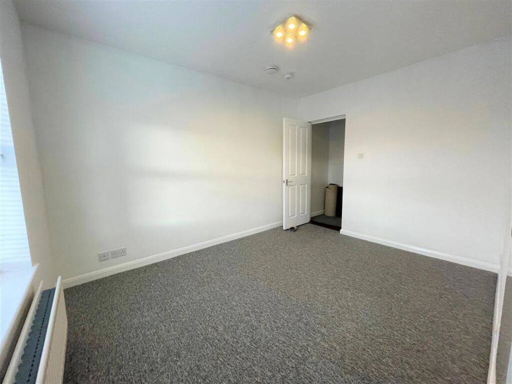 Property image 3 of 8