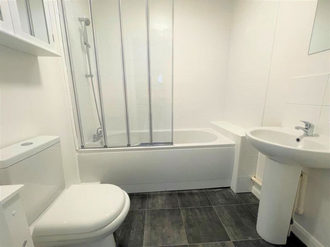 Property image 5 of 8
