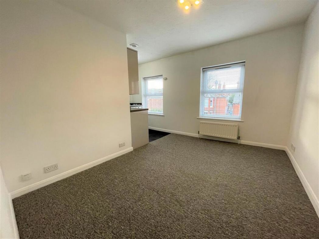 Property image 6 of 8