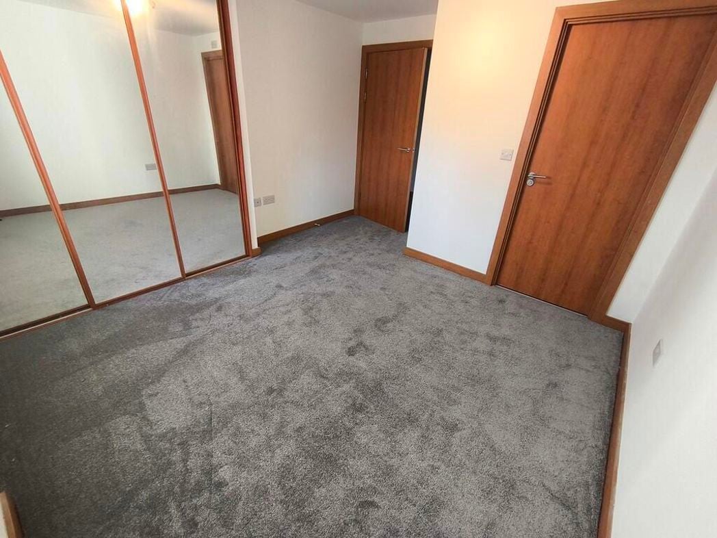 Property image 4 of 9