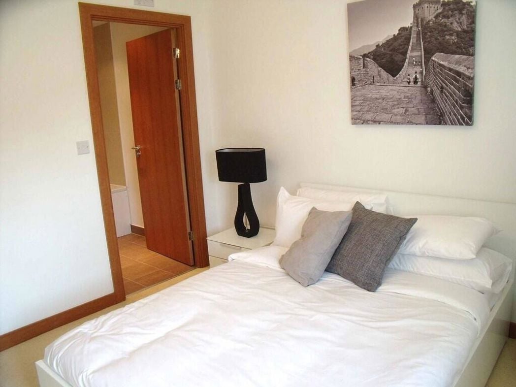 Property image 5 of 9