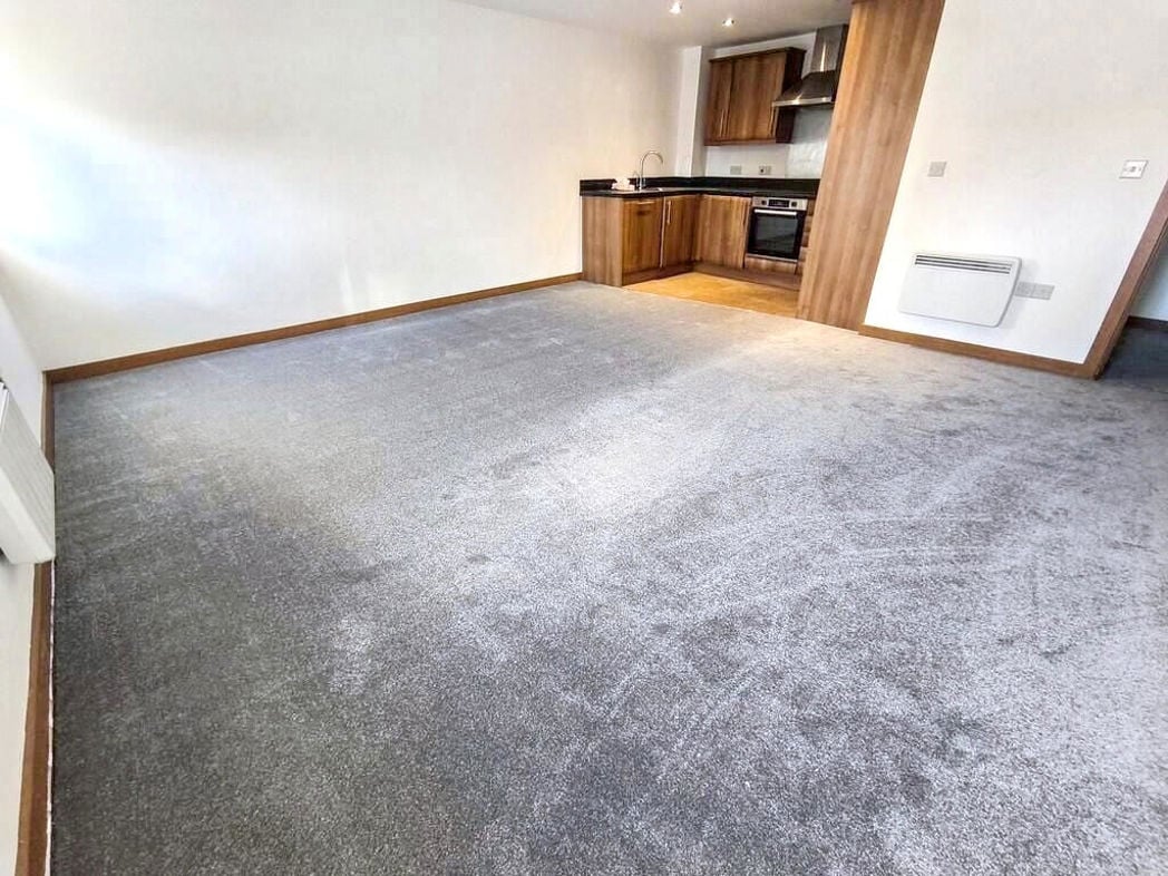 Property image 3 of 9