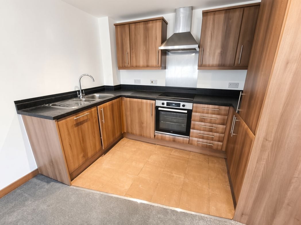 Property image 2 of 9