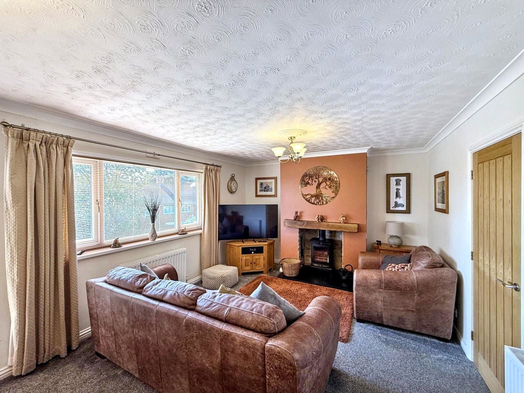 Lounge / Dining Room