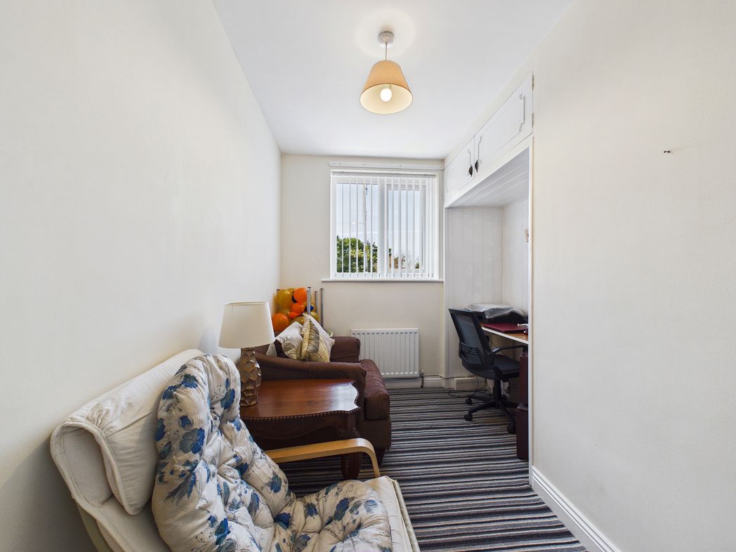 Office/Bedroom 5