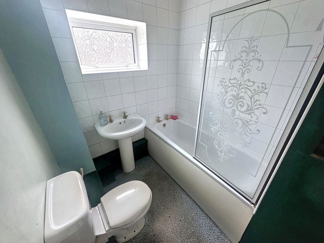 Property image 6 of 11