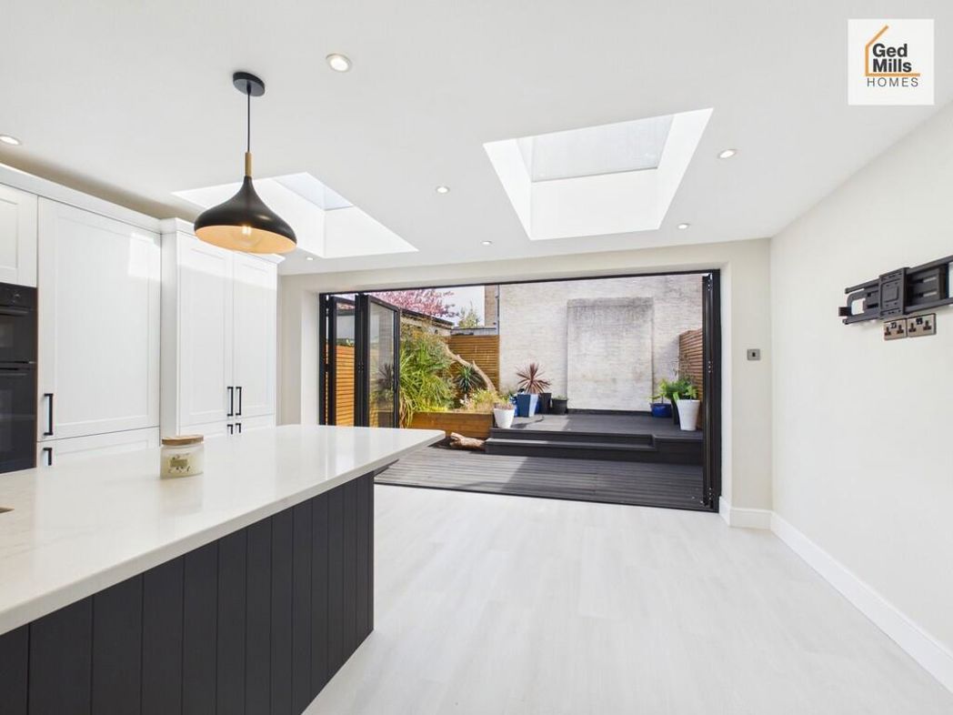 Property image 5 of 16