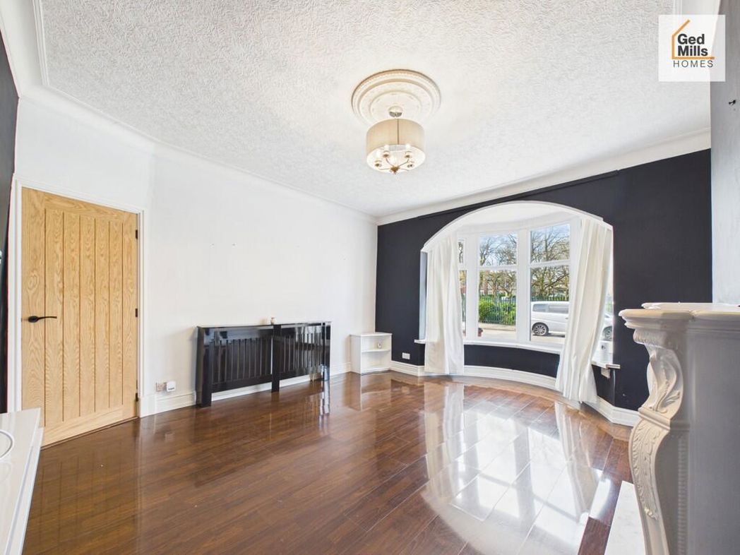 Property image 8 of 16
