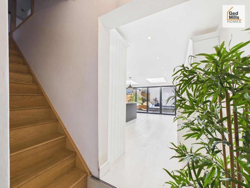 Property image 10 of 16