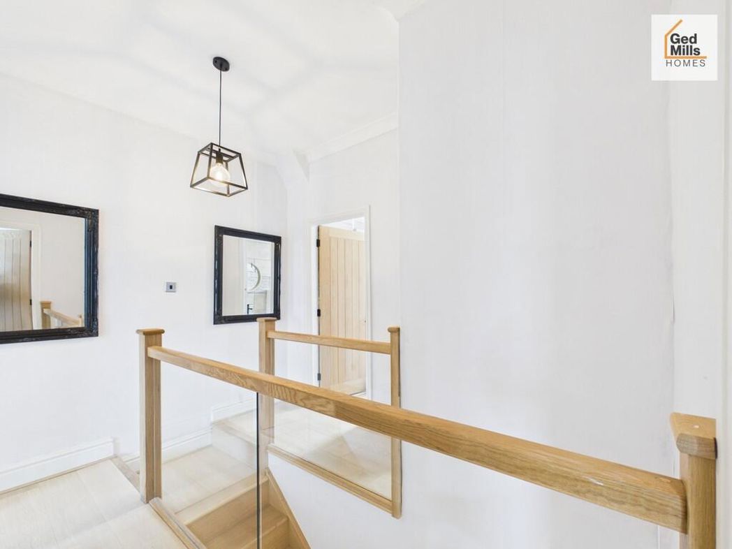 Property image 11 of 16