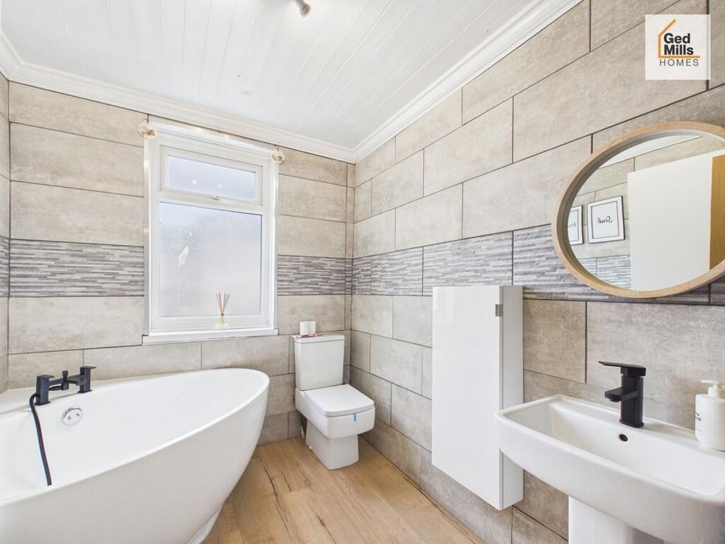 Property image 12 of 16