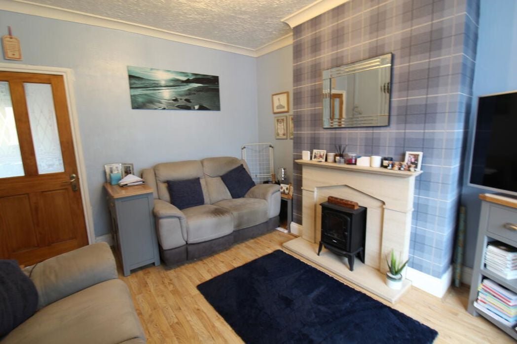 Property image 2 of 9