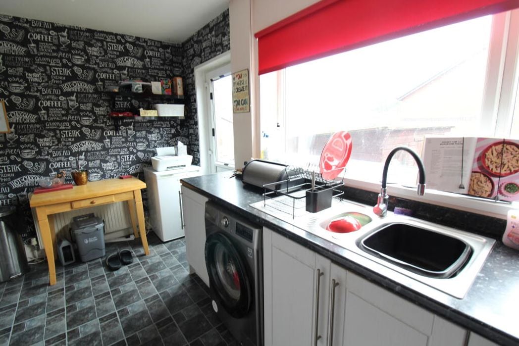 Property image 5 of 9