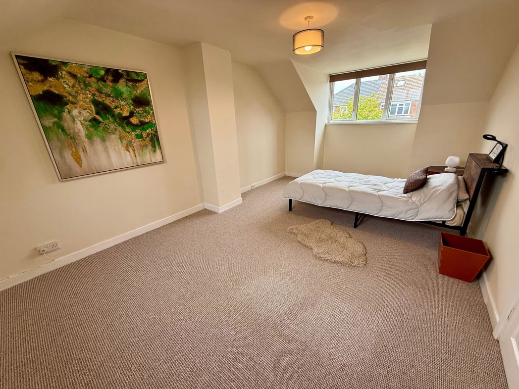 Property image 9 of 28