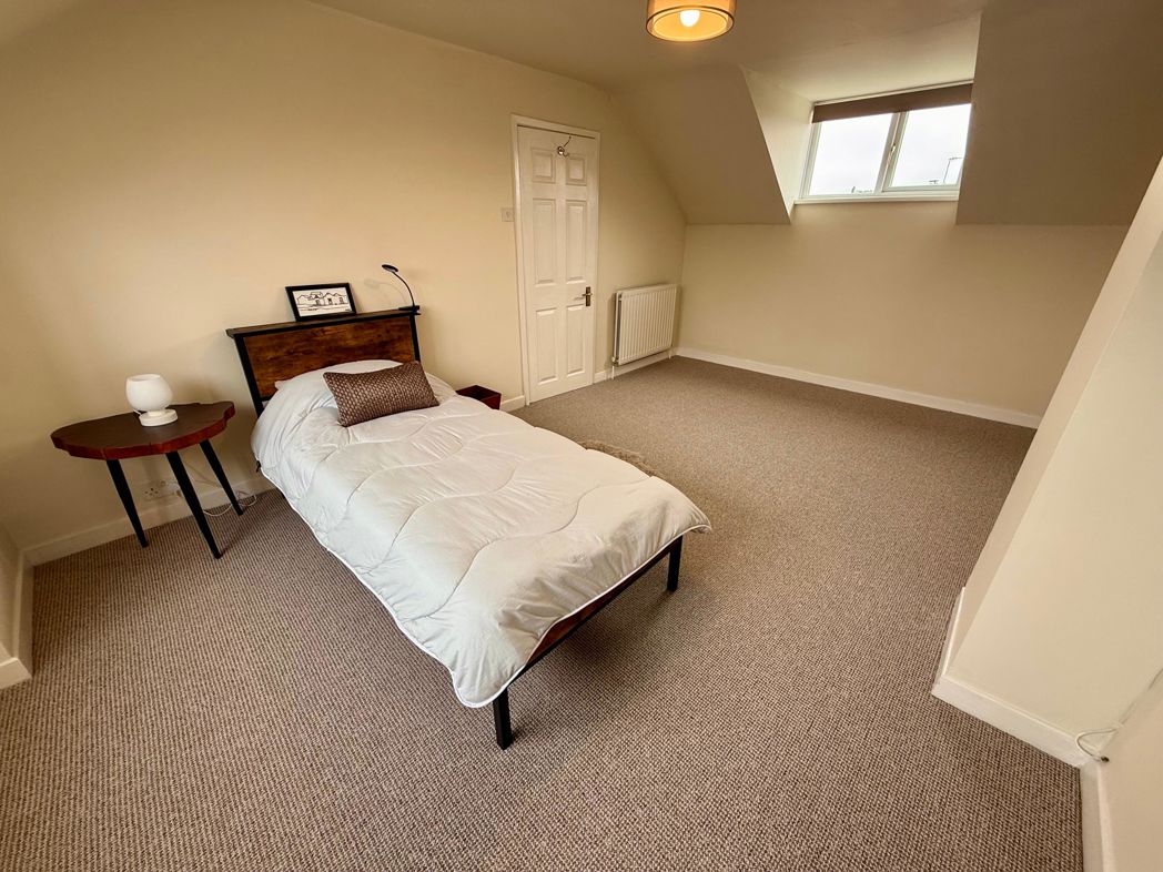 Property image 10 of 28