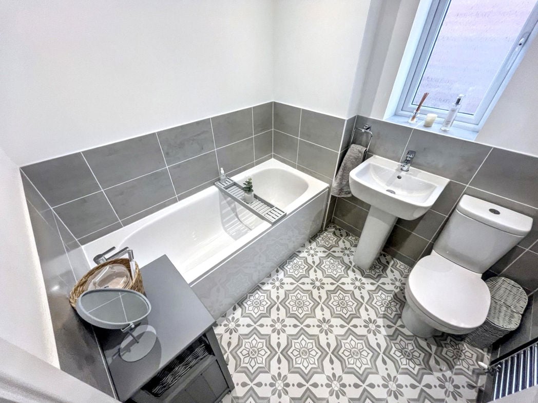 Property image 11 of 13