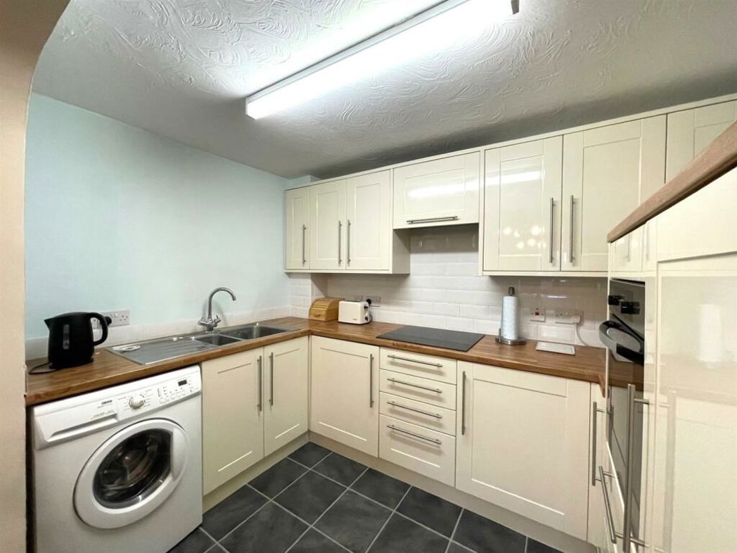 Property image 2 of 12