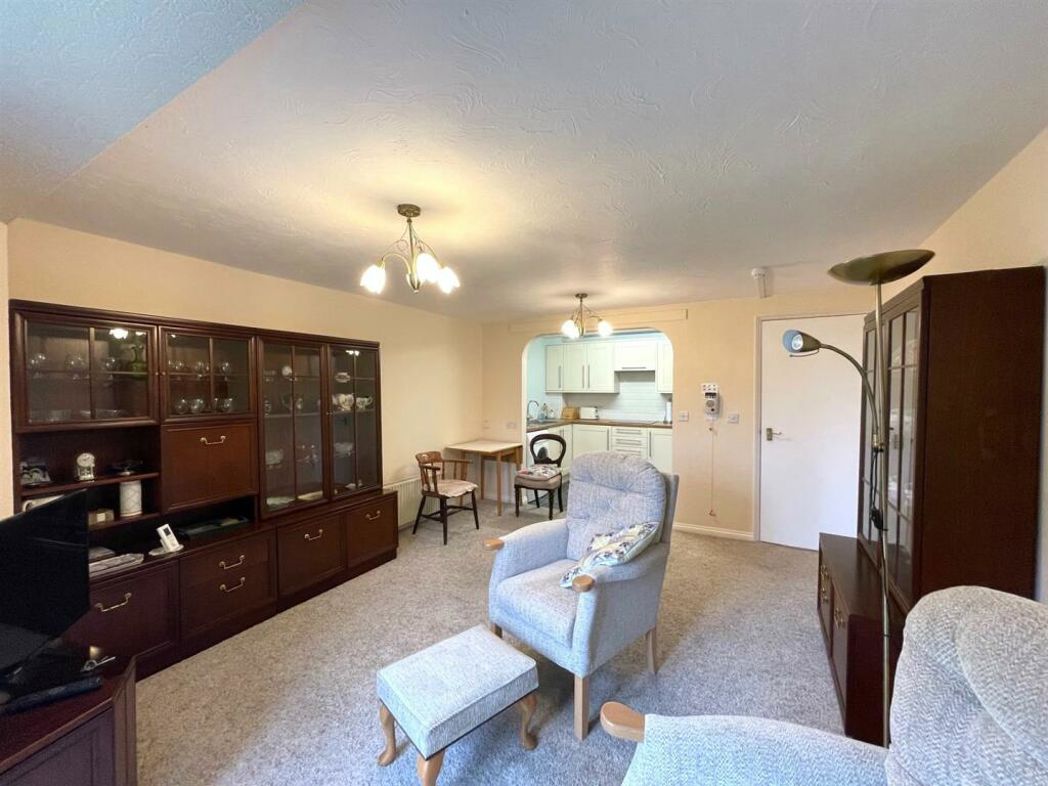 Property image 4 of 12