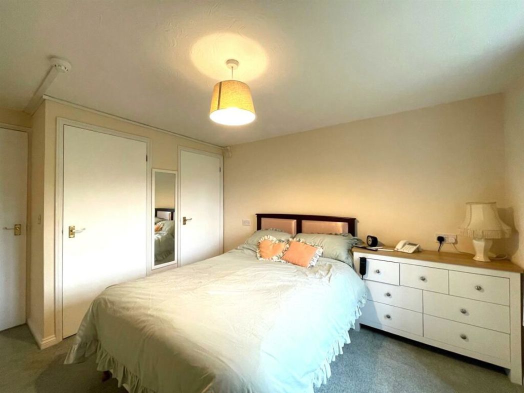 Property image 6 of 12