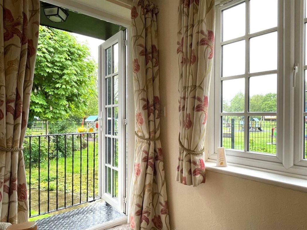 Property image 8 of 12