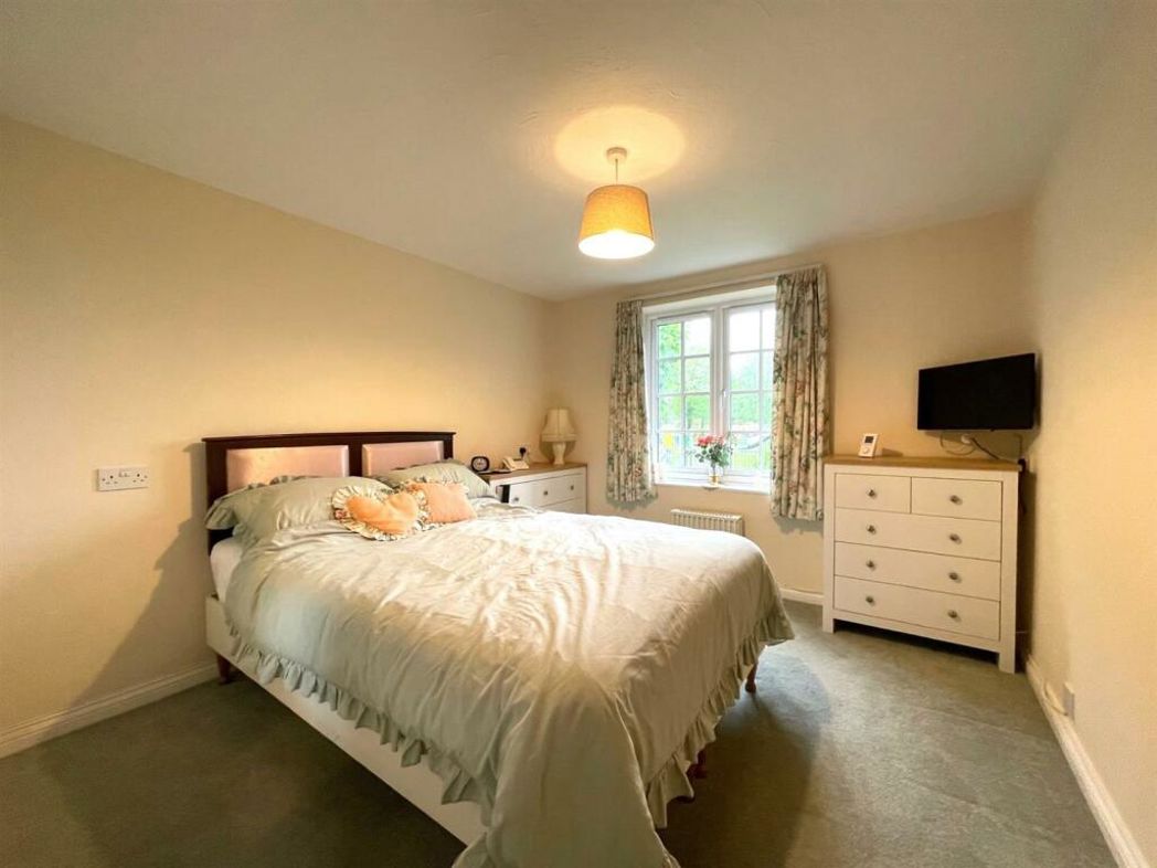 Property image 9 of 12
