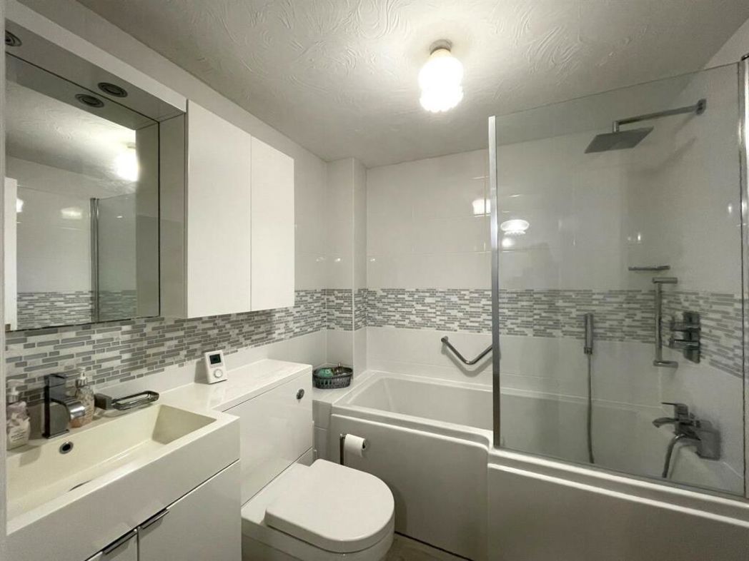 Property image 7 of 12