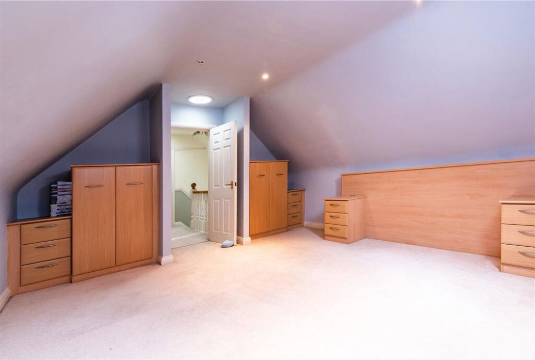 Property image 6 of 45
