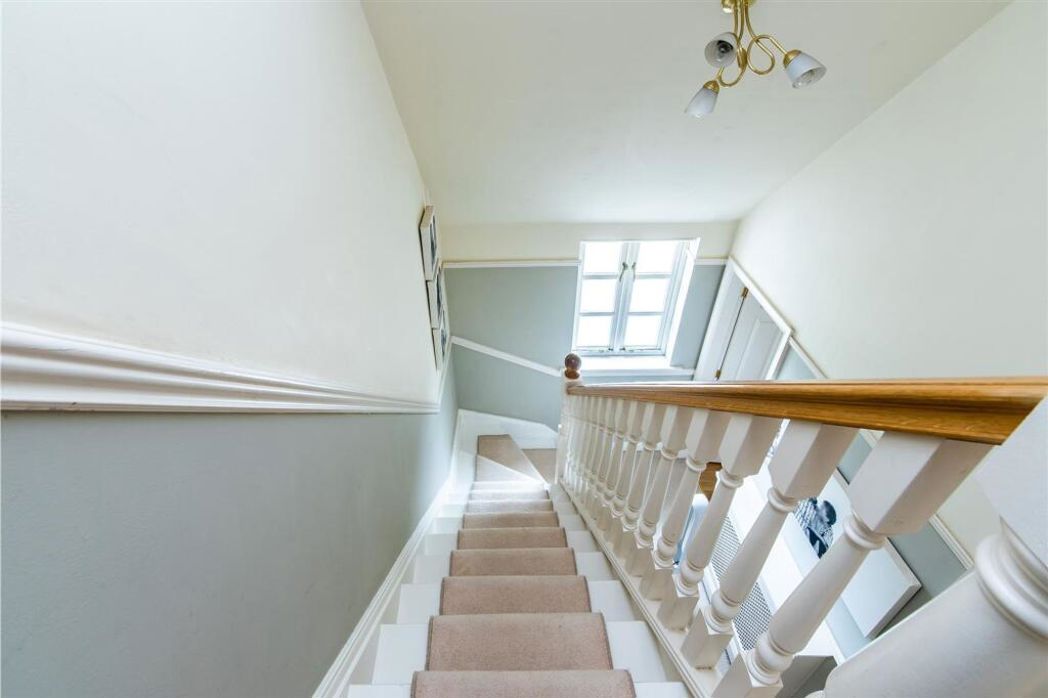 Property image 16 of 45